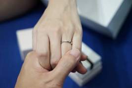Поклонница мультфильмов пожаловалась на «самое уродливое» в мире помолвочное кольцо