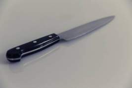 Польская школьница вооружилась кухонными ножами и напала на сверстников