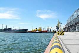 Порт Мариуполя возобновил работу в обычном режиме