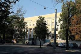 Посол РФ в Румынии назвал инцидент у ворот дипмиссии в Бухаресте «фактически терактом»