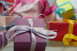 Психологи объяснили, почему люди дарят подарки и сувениры
