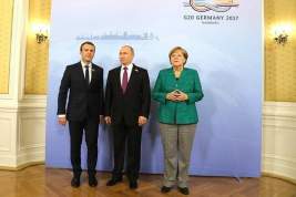 Путин обсудил с Меркель и Макроном ситуацию на Украине