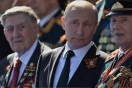 Путин заступился за ветерана во время парада Победы на Красной площади