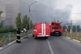 Раскрыта возможная причина крупного пожара на рынке в Волжском