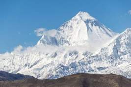Российская альпинистка Надежда Оленева сорвалась в ущелье в Непале и погибла