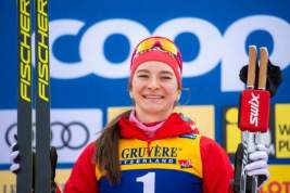 Российская лыжница Наталья Непряева завоевала первую медаль на Олимпиаде в Пекине: она взяла серебро в скиатлоне