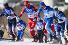Российские лыжники завоевали две медали в скиатлоне на Олимпиаде в Пекине: Большунов взял золото, Спицов – серебро