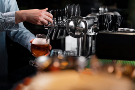 Российские пивовары объяснили сокращение выпуска напитков в июне