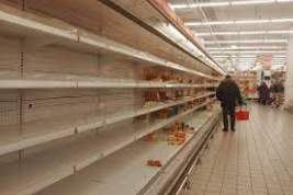 Россияне рассказали о страхе дефицита нескольких видов товаров