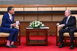 Розовые носки премьера Таиланда на встрече с Владимиром Путиным объяснили