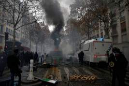 Русская служба BBC занята поисками «российского следа» в акциях протеста в Париже