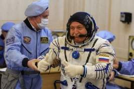 Самый опытный российский космонавт отстранен от работы