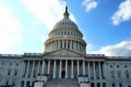 Сенат США проведет процесс по импичменту Трампа в ускоренном режиме