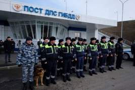 Стационарные посты ДПС появились на автомобильных подходах к Крымскому мосту