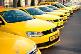 Судимым россиянам хотят запретить работу в такси