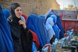 Талибы начали назначать женщин на руководящие посты