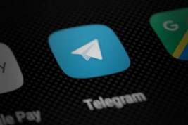 Telegram убрал скандальную анимацию баклажана и персика из-за претензий Apple
