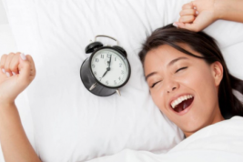 Ученые рассказали о необходимости соблюдать режим сна даже в отпуске