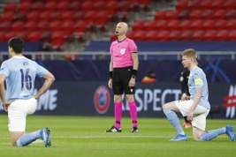 УЕФА не накажет российского арбитра Карасёва и его бригаду за отказ преклонить колено на матче Лиги чемпионов
