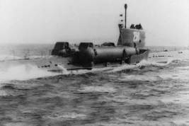 В 1961 году из-за попадания забортной воды затонула подводная лодка С-80