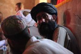 В Афганистане закрыли две школы из-за решения учителей сбрить бороды