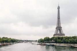 В АТОР объяснили, как россиянам оказаться в Париже на майские праздники