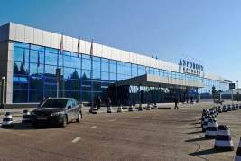 В аэропорту Барнаула обрушился трап с пассажирами