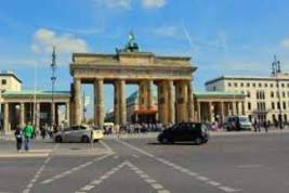 В Берлине задержано не менее 150 человек на акции против мер по COVID-19