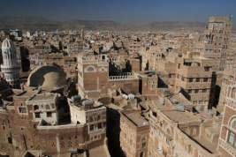 В Йемене смертники подорвались в мечети во время молитвы