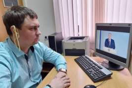 В КПРФ оценили поступок депутата из Самары: он смотрел послание Путина Федеральному собранию с лапшой на ушах