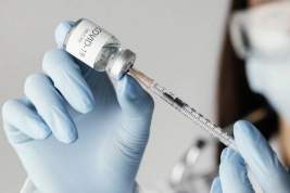 В Кремле не исключили возвращения обязательной вакцинации от COVID-19