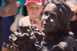 В Крыму установили памятник «вежливым людям»