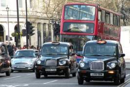 В Лондоне стали брать плату со старых машин за въезд в центр города