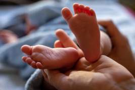 В Минтруде перечислили меры поддержки материнства и детства на 2022 год