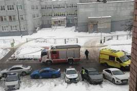 В Нижнем Новгороде возле школы неизвестные открыли стрельбу