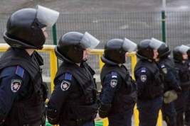 В Одессе и Львове полиция не пускает россиян на избирательные участки