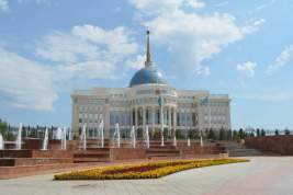 В парламенте Казахстана объяснили желание переименовать столицу страны