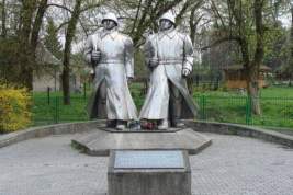В Польше подготовили список из 75 советских памятников для сноса