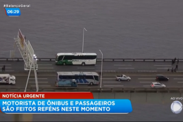 В пригороде Рио-де-Жанейро мужчина захватил автобус
