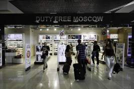 В России предложили разрешить продажу алкоголя в аэропортах на внутренних рейсах