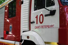 В Санкт-Петербурге загорелся мобильный морг