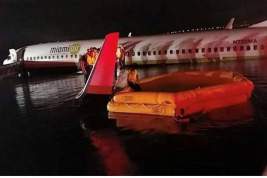 В США упал в реку Boeing 737