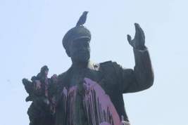 В столице Чехии вандалы облили краской памятник маршалу Коневу