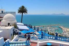 В Тунисе отменили ПЦР-тесты для привитых туристов