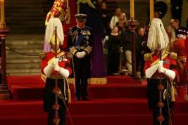 В Великобритании посчитали отвратительной организацию прощания с Елизаветой II