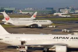 В Японии при взлете загорелся самолет со 137 людьми на борту