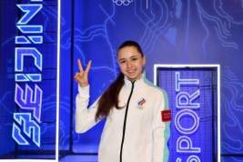 Валиева превратилась в тренд в китайской соцсети после своих прокатов на Олимпиаде: ее называют «самородком»