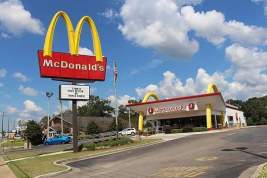 Вандалы атаковали рестораны McDonald’s из-за поддержки Израиля