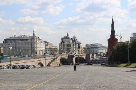 Васильевский Спуск в Москве оцеплен из-за угрозы взрыва