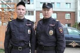 Владимир Колокольцев наградил полицейских, спасших троих детей из пожара